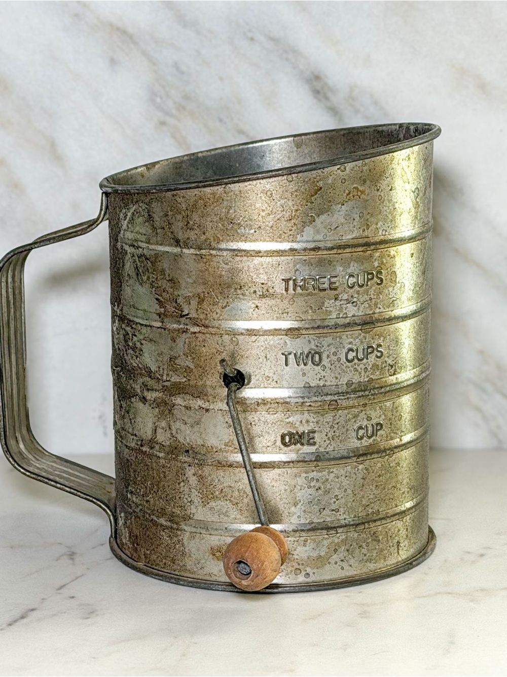 Vintage Style Metal Flour Sifter in Silver